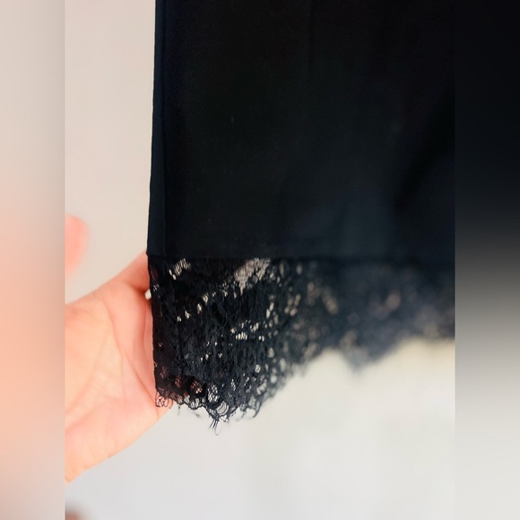 Guess brand skirt size medium black color - Picture 2 of 6